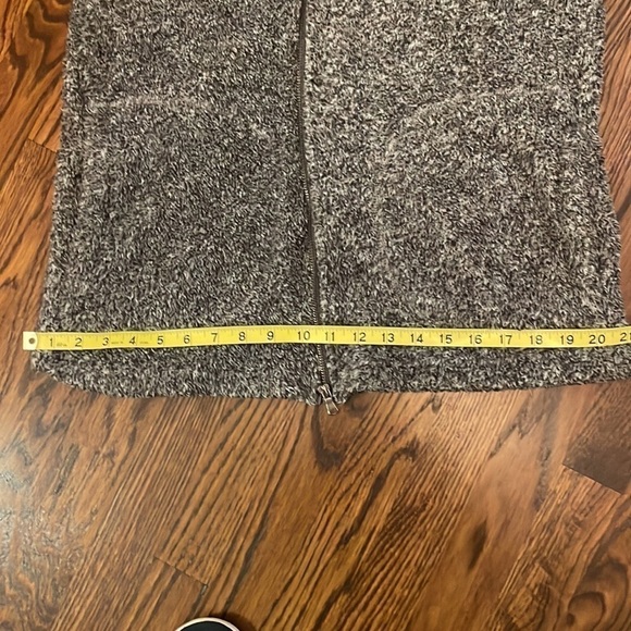 Soft zip up outfitter style jacket, size small - Picture 3 of 5